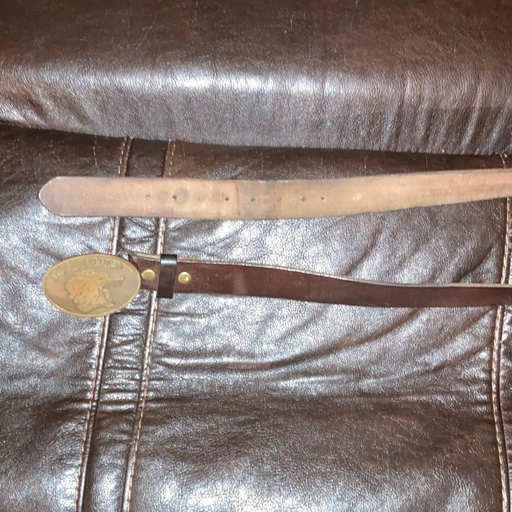 Leather belt with belt buckle